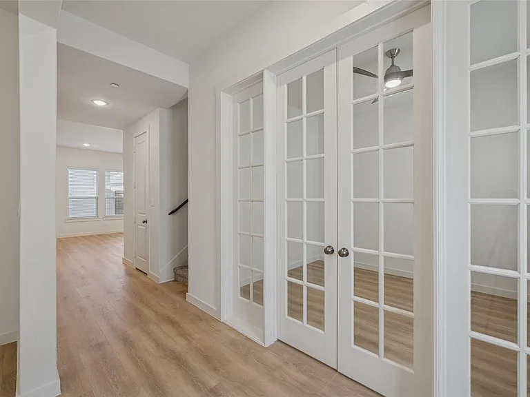 928 Marian Dr — Photo 17