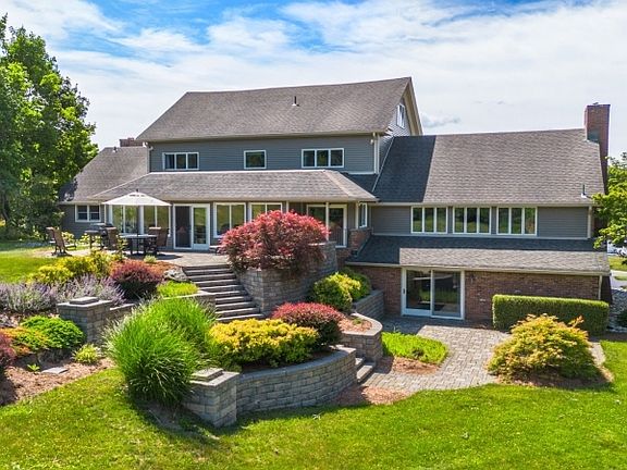 5th image of 111 Beaver Run Rd