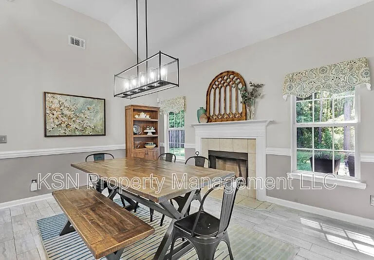 121 Tappan Zee Dr — Photo 11