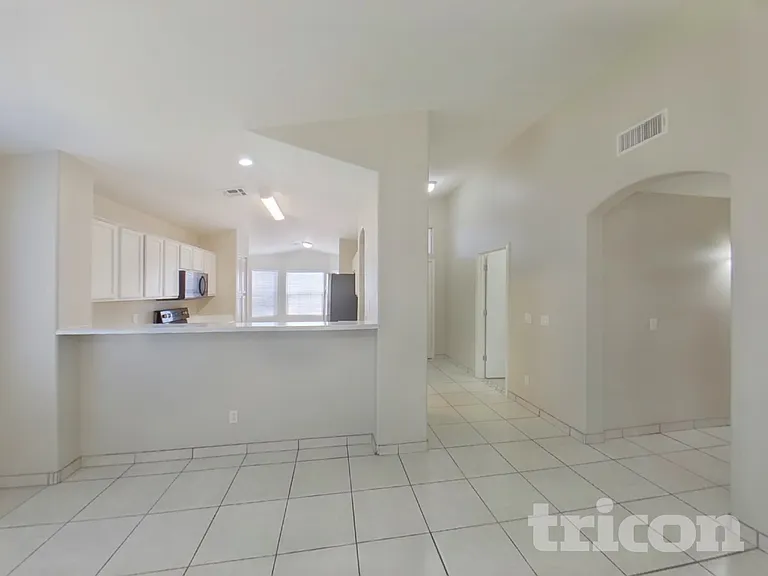 9002 W Palm Ln — Photo 3
