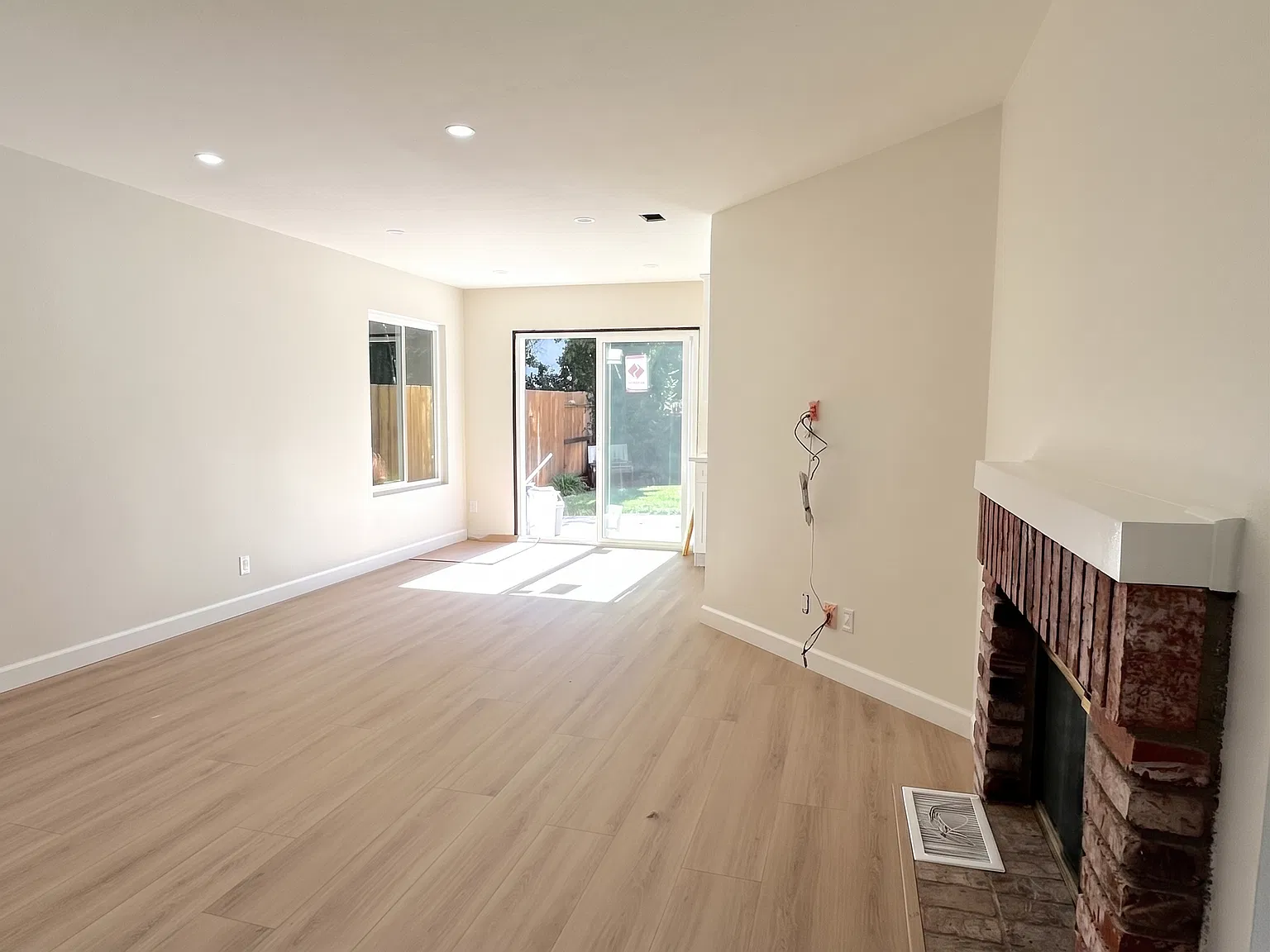 3 bed, 2.5 bath, 1731 sqft, $6,000 — Photo 4
