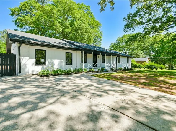 1670 Christian Cir, Conyers, GA 30013