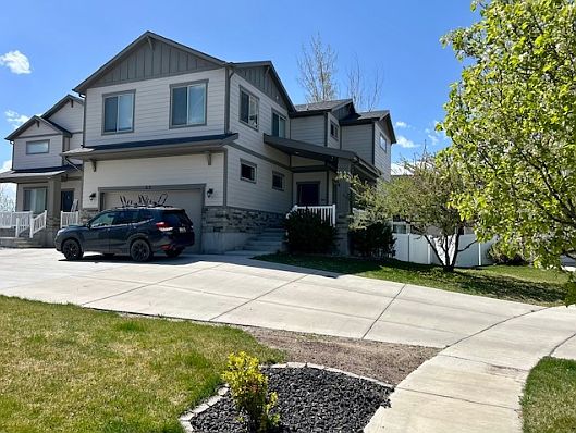 2nd image of 23 N 2370 W #23