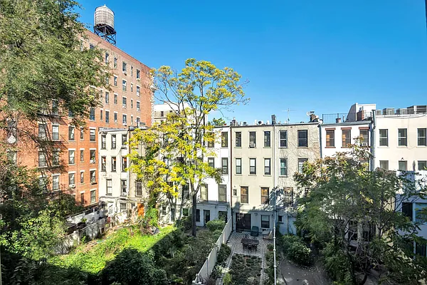 Rented by Compass | media 30