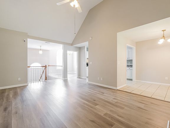 5th image of 605 Oxford Crest Ct