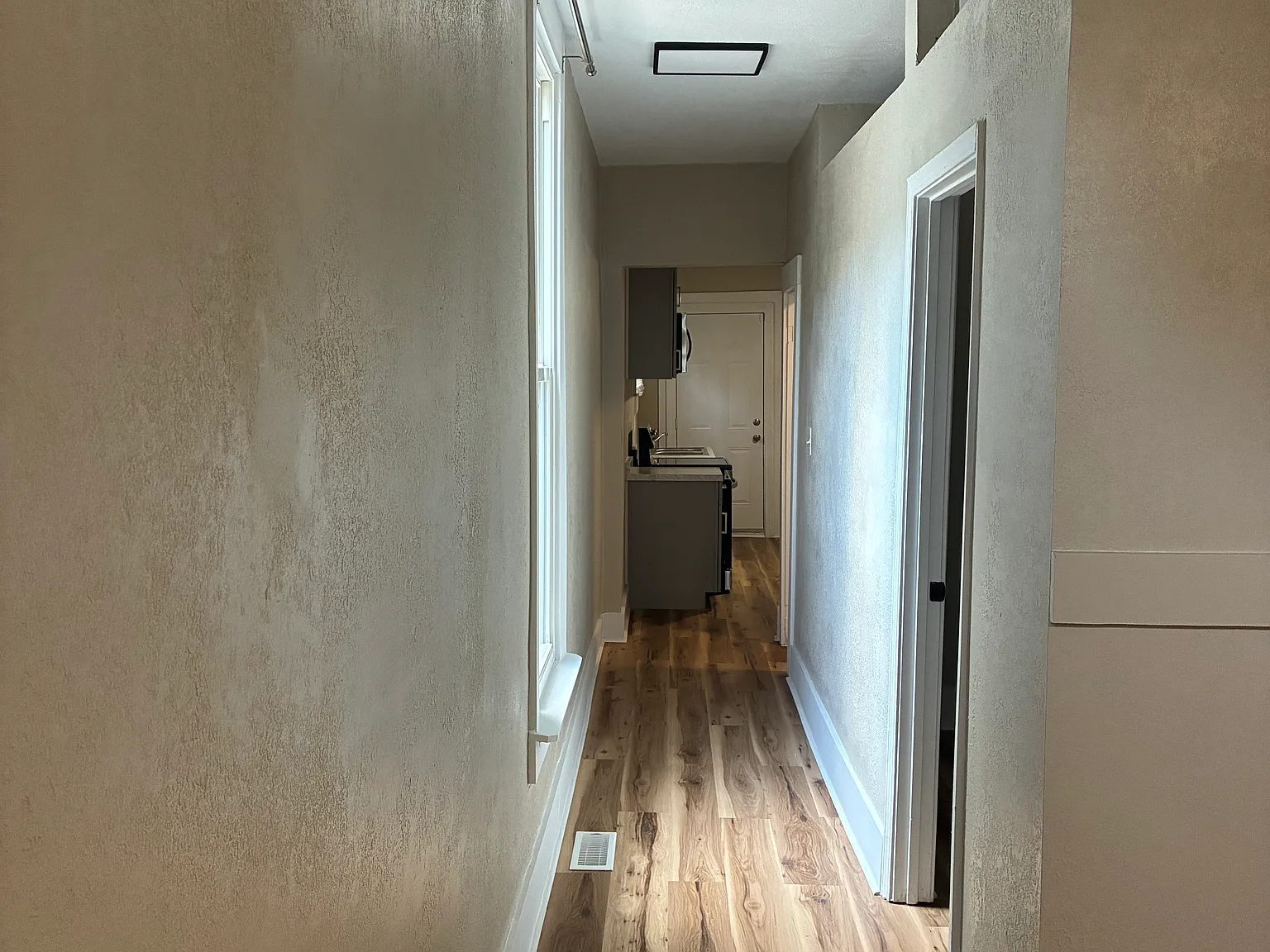 2 bed, 1000 sqft, $1,150 — Photo 3