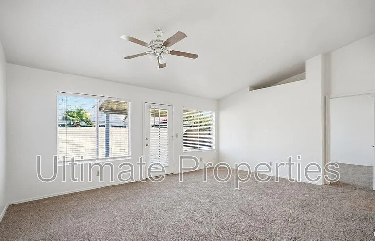 8542 W Oregon Ave — Photo 2