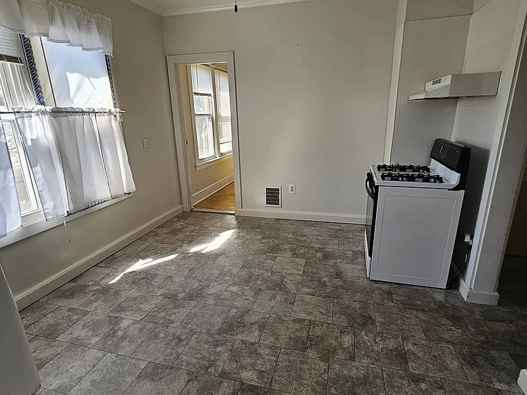 30 Fox St #2B — Photo 1