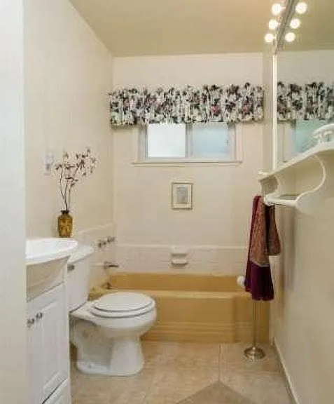 1st Bathroom with tub