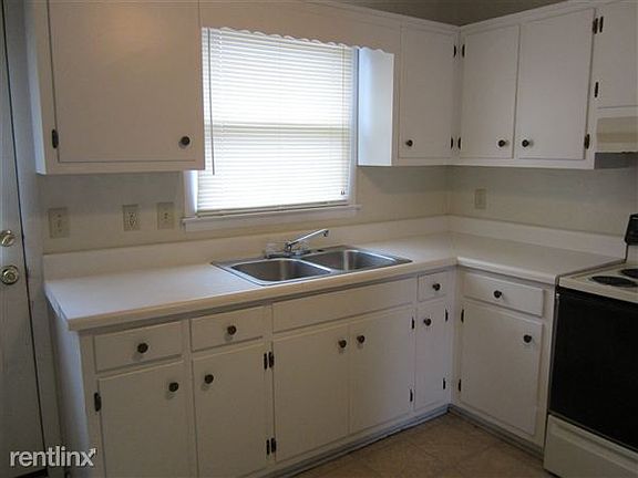 373 Trail Drive Kitchen 2