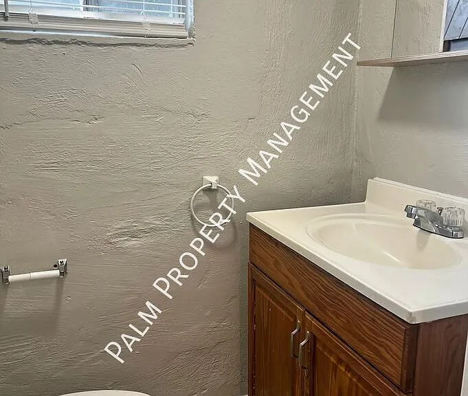 817 E Bolton St — Photo 19