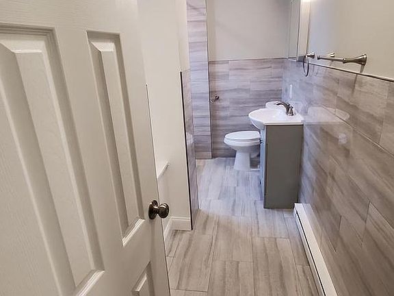 3rd image of 501 S Broadway Tpke