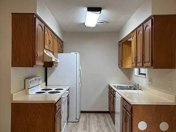 2nd image of 160 Hendrix Dr