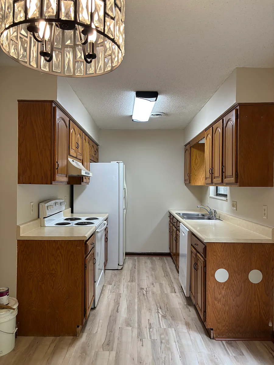 Building Photo - 160 Hendrix Dr