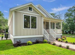 308 Fire Fly Ln, Southport, NC 28461