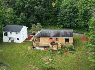 16-18 Curboy Rd, Sturbridge, MA 01566