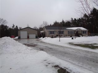 10909 Warner Gulf Rd, Alden, NY 14030