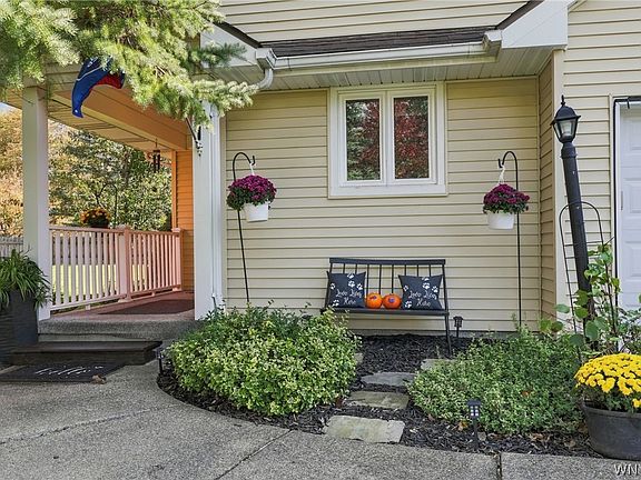 4th image of 771 Robin Rd