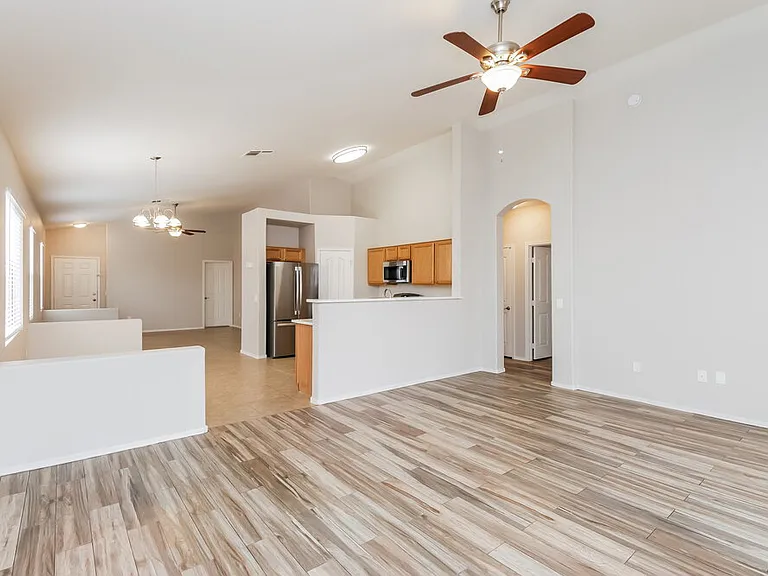 2586 W Jasper Ave — Photo 4
