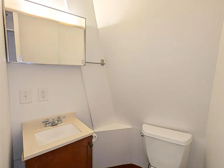 3 Holland St #4 — Photo 8