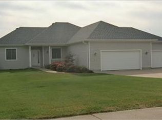 1925 Ashford Ave, Muscatine, IA 52761