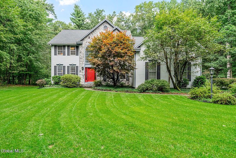4th image of 5 Saddle Brook Drive