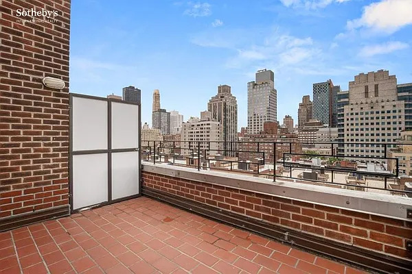 Sold by Sotheby's International Realty | media 31