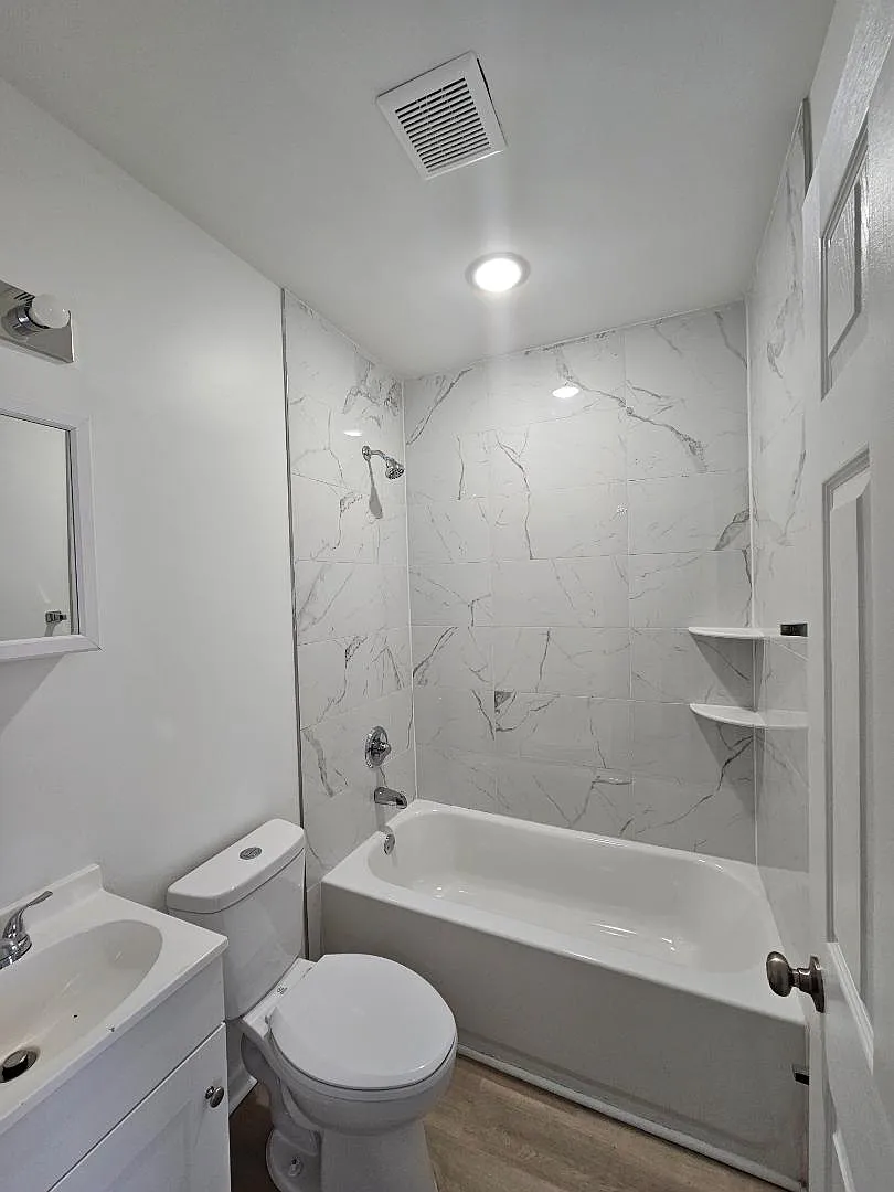 1628 W Lehigh Ave - 1628 W Lehigh Ave - 2nd Fl Front Room — Photo 3