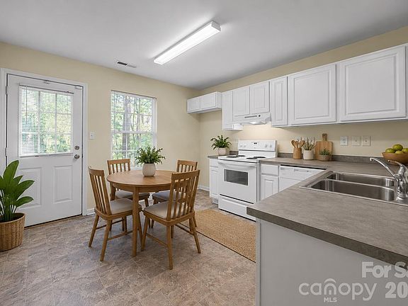 2nd image of 2246 Sunset Blvd