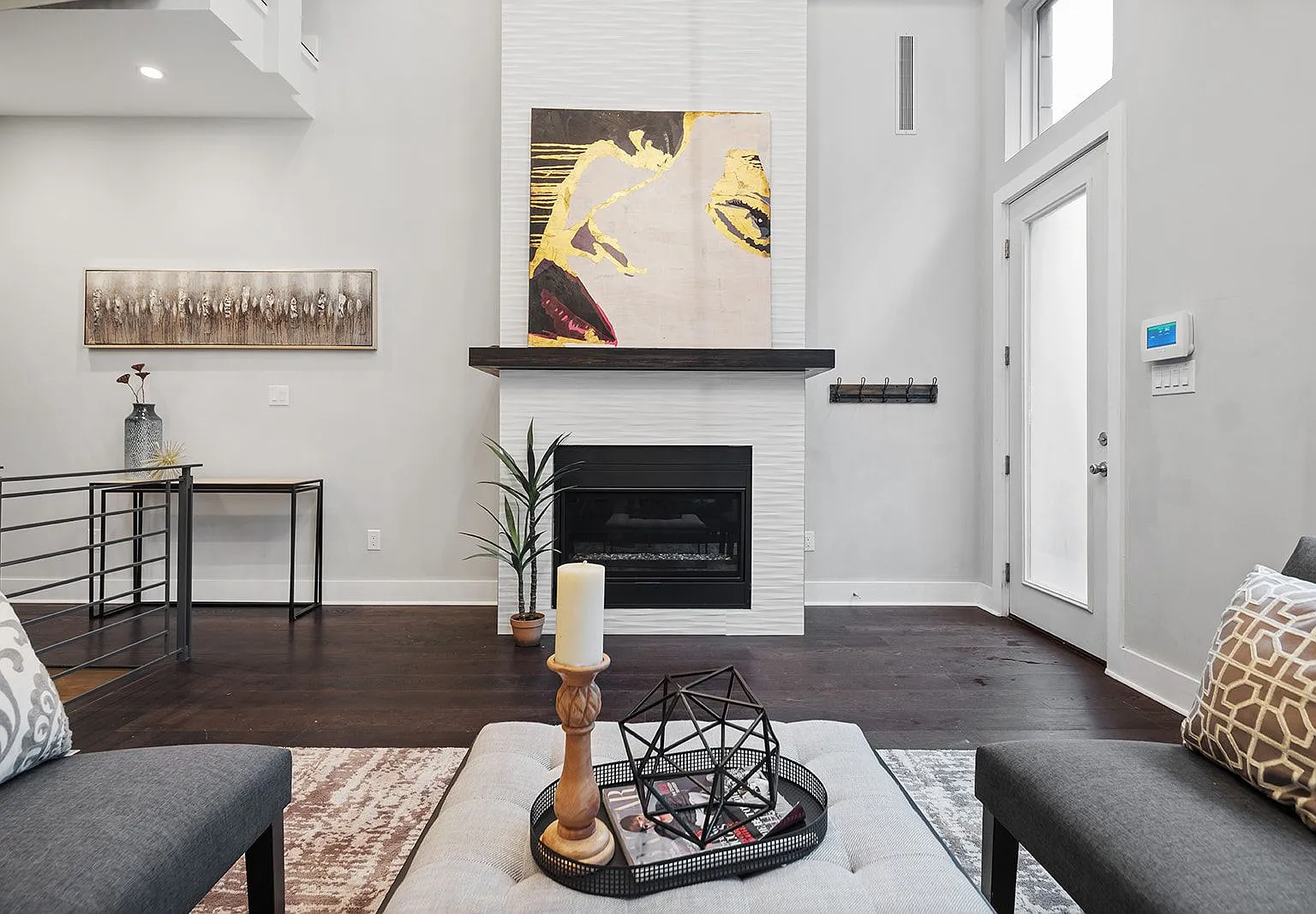 4 bed, 3.5 bath, 4500 sqft, $7,000 — Photo 1