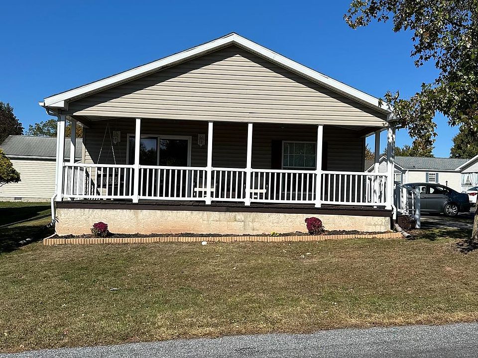 2nd image of 101 Daisy Ln