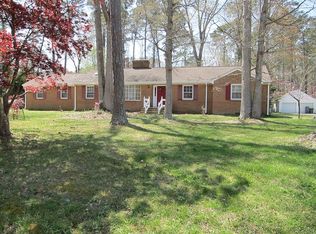 903 York Warwick Dr, Yorktown, VA 23692