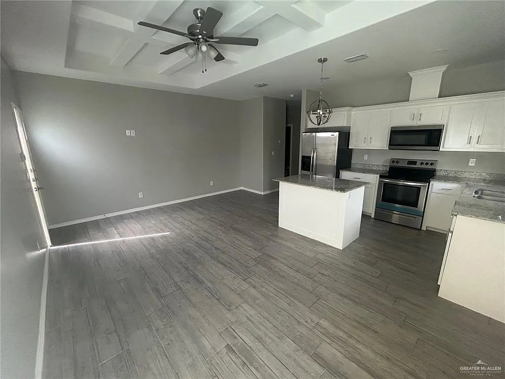 3 bed, 2.0 bath, 1116 sqft, $1,100 — Photo 3