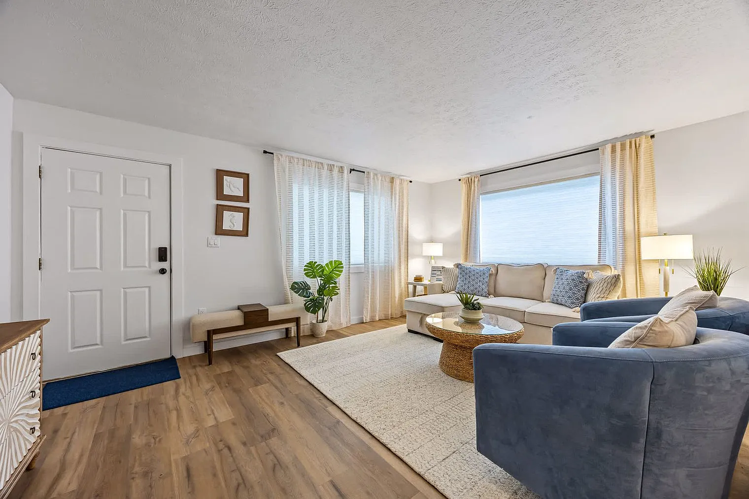 2 bed, 1.0 bath, 785 sqft, $3,317 — Photo 4