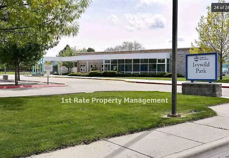 828 W Rollins St — Photo 20
