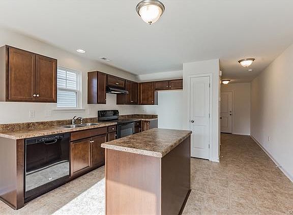 5th image of 2848 Elkridge Cir