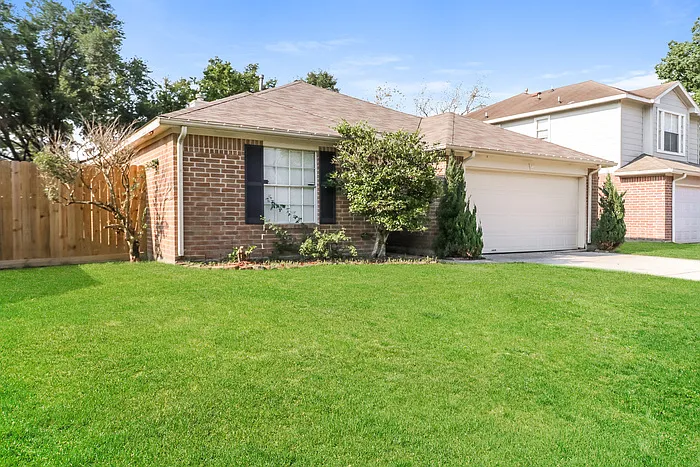4 bed, 2.5 bath, 1777 sqft, $1,875 — Photo 2