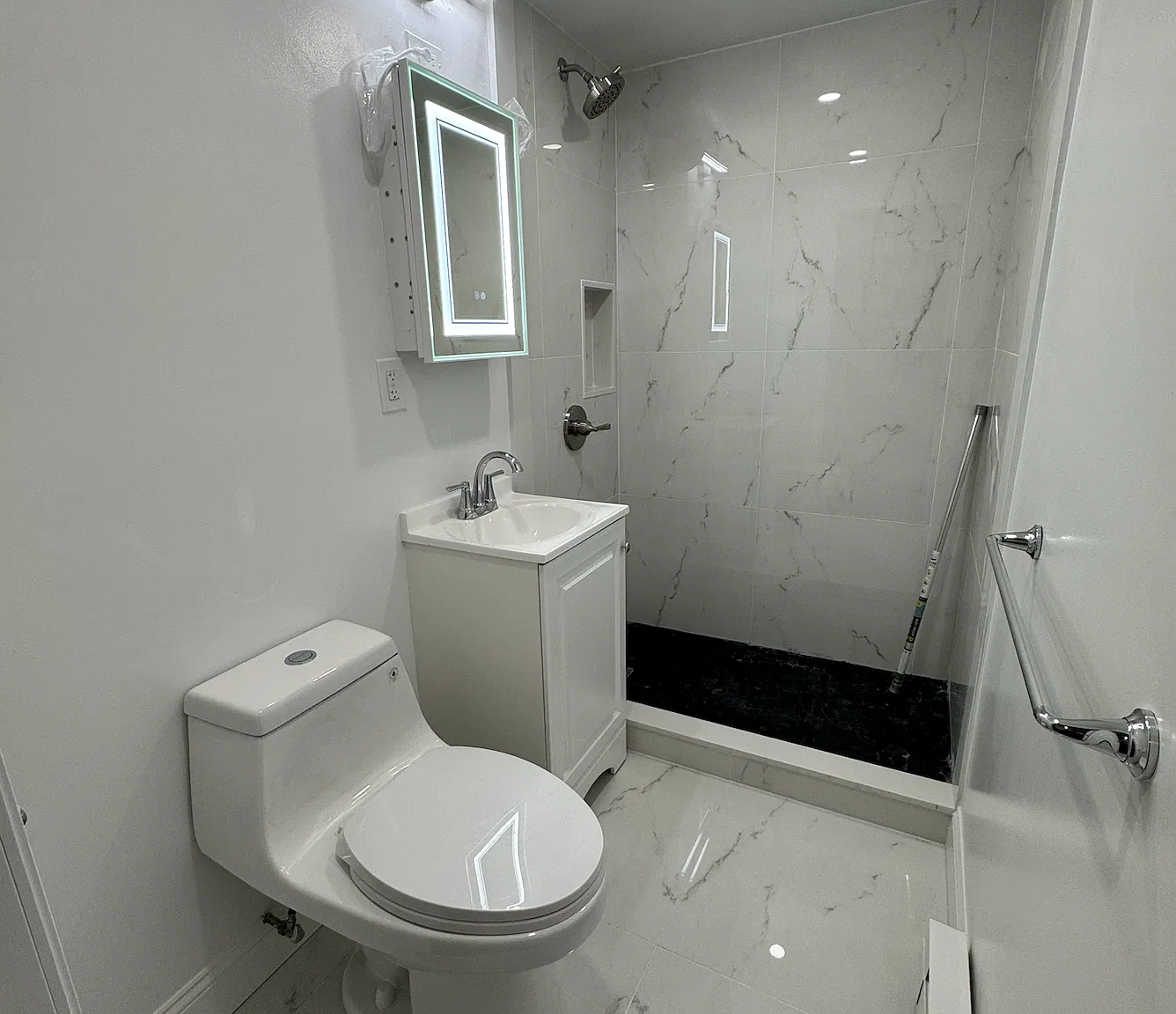 1 bed, $2,700 — Photo 2