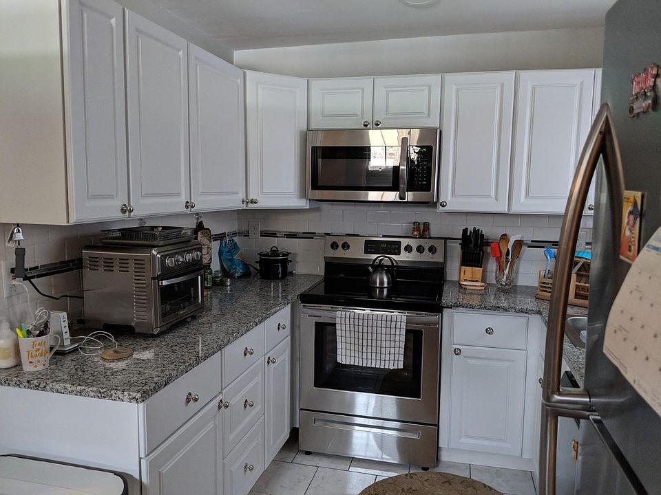 1st image of 143 E Catawba Ave APT B