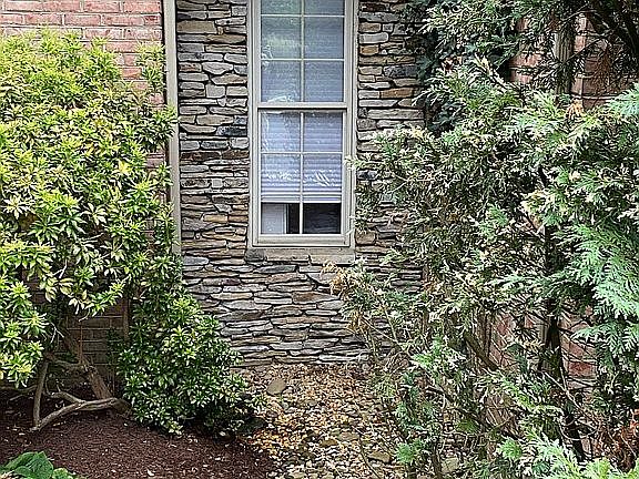 3rd image of 1225 Twelve Oaks Ct