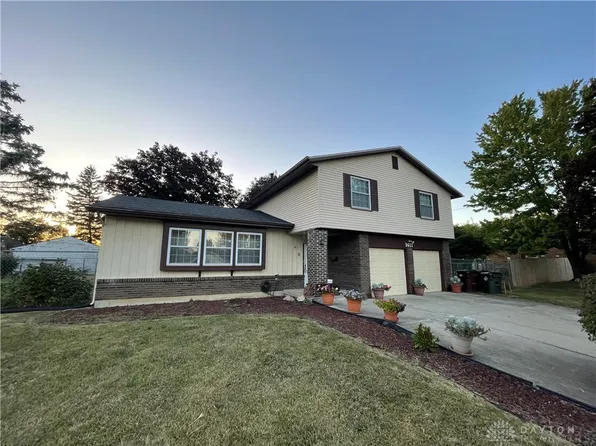 3611 Camelot Rd, Dayton, OH 45426