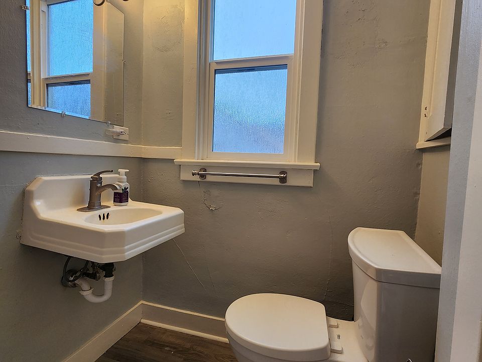 Furnished 1 BR Near Lake Coeur d'Alene Apartment Rentals Coeur D