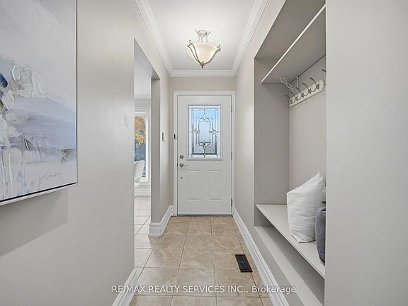 4th image of 47 Lindridge Ave
