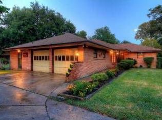 151 Hollyvale Dr, Houston, TX 77060