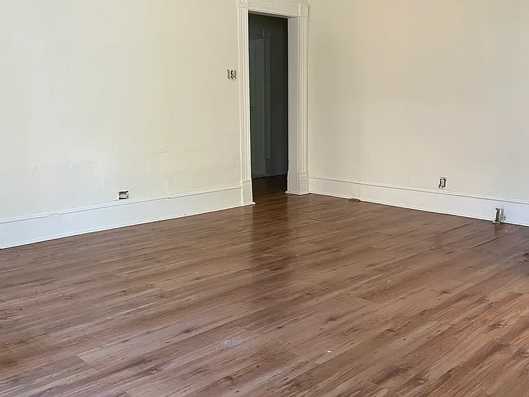 404 College St #A — Photo 3