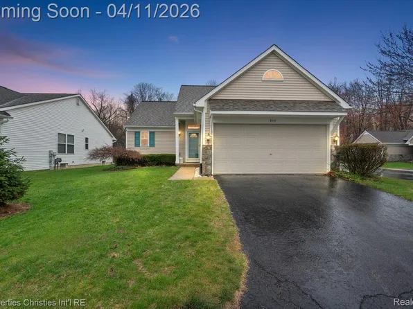 955 Rikki Ann, Wixom, MI 48393