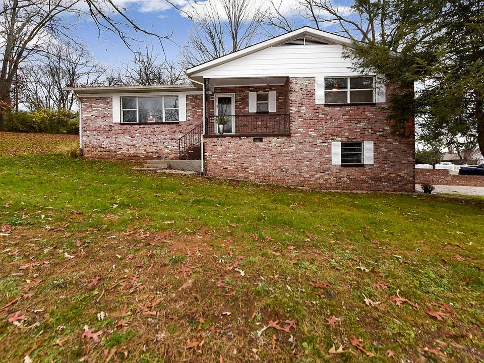 1st image of 2621 Hillwood Dr
