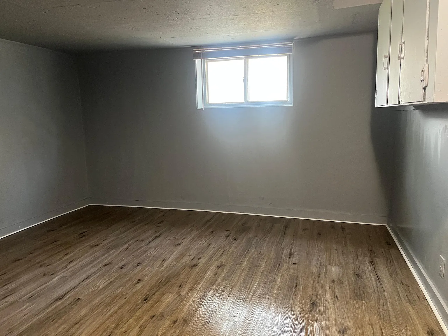 3 bed, 950 sqft, $1,200 — Photo 2