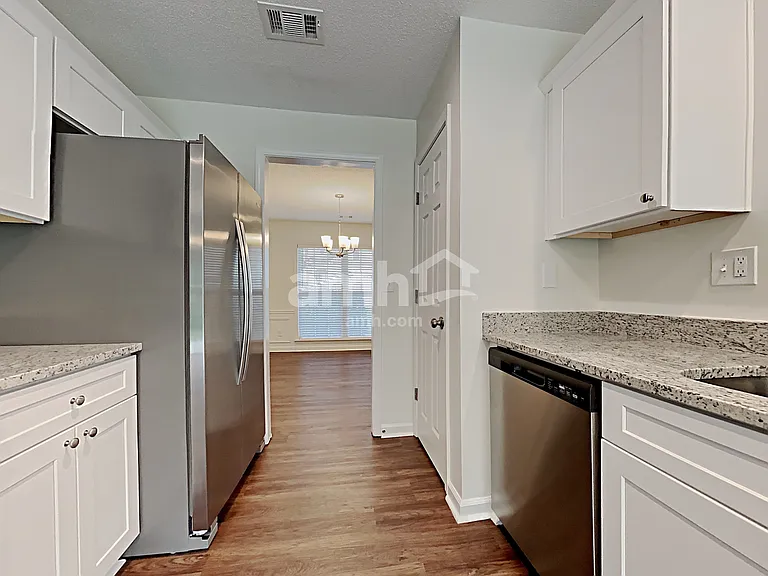 122 Wallnut Hall Cir — Photo 5