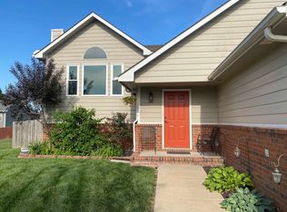 1706 N Hawthorn Cir, Andover, KS 67002